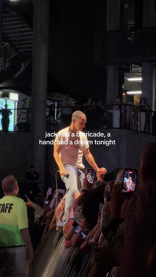 Post 3 by carosplaylists on TikTok (video)
