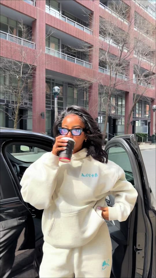 Post 4 by _delizzle on TikTok (video)