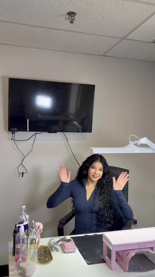 Post 2 by Kaylanailedit on TikTok (video)