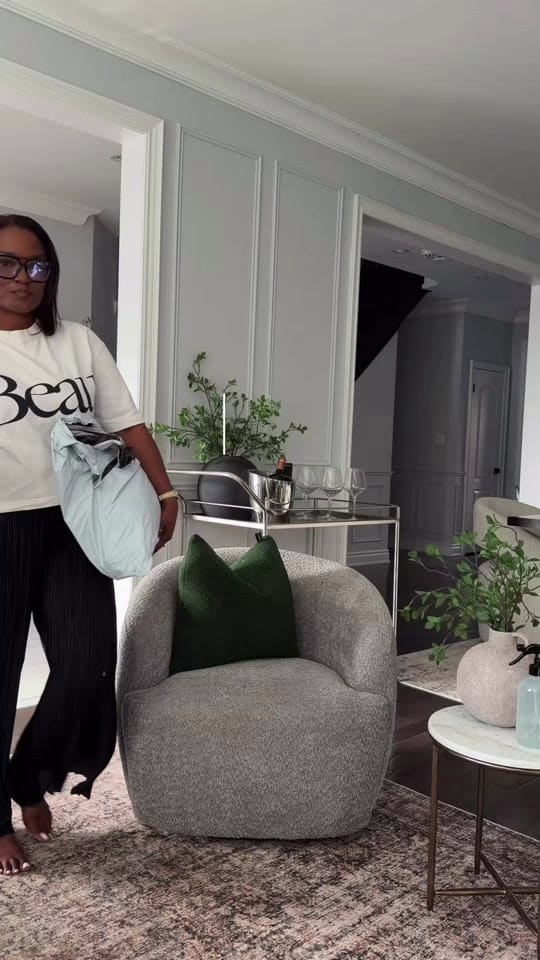 Post 2 by itstrinnanicole on TikTok (video)