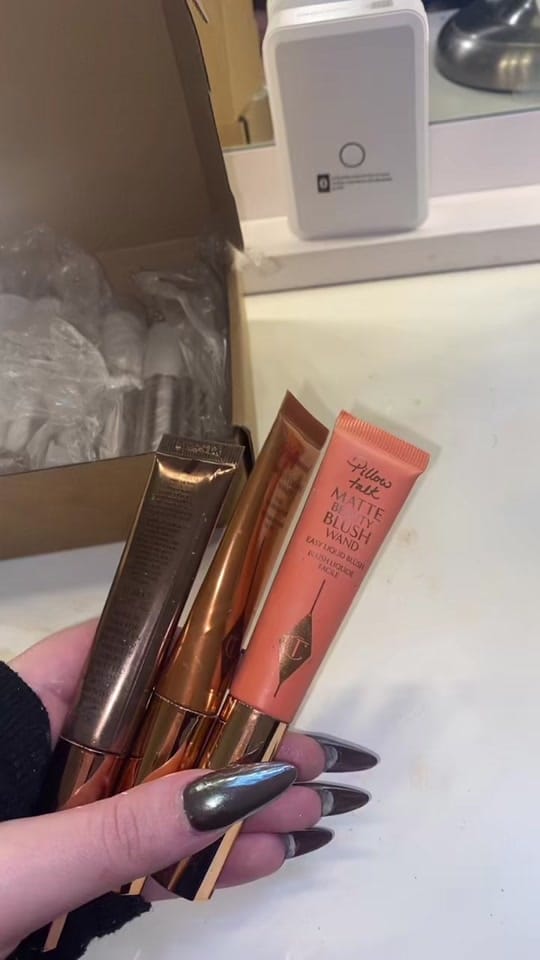Post 10 by Holly - Makeup Artist on TikTok (video)