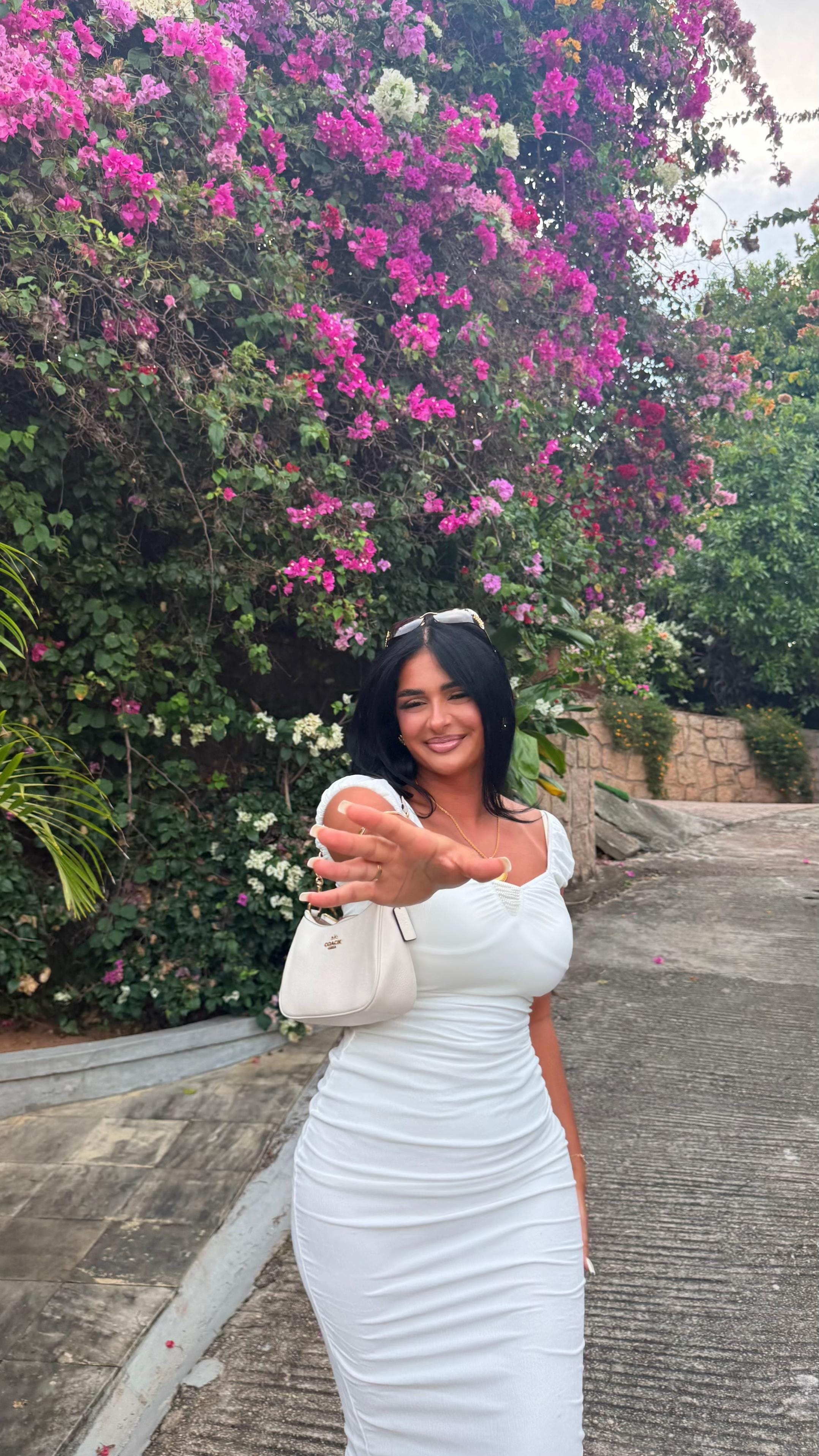 Post 3 by 𝑲𝒂𝒖𝒔𝒂𝒓𝒚𝒂𝒂𝒓𝒂𝒃𝒊𝒄 on TikTok (video)