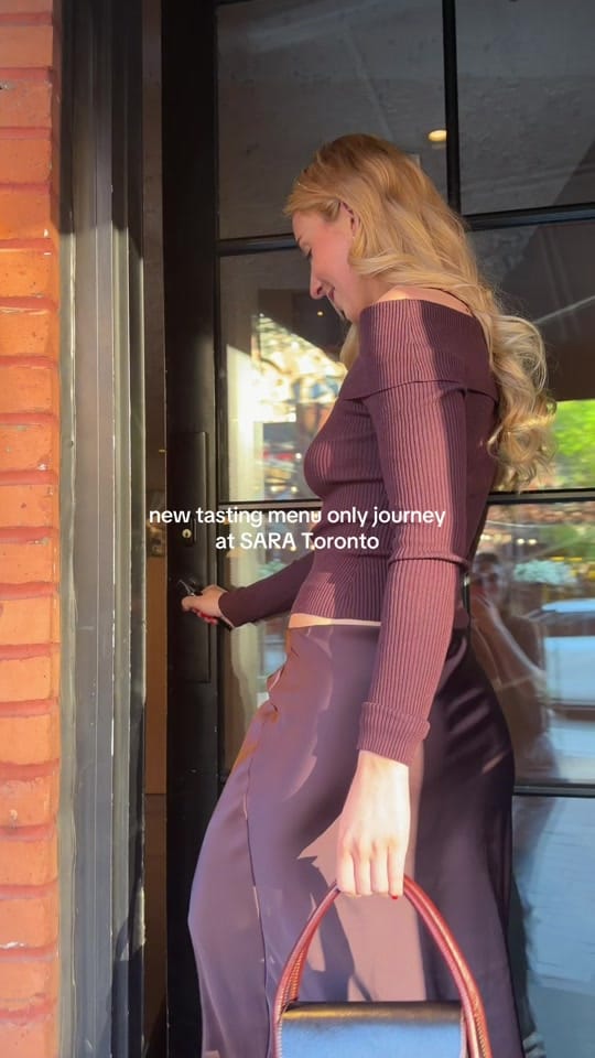 Post 2 by CHELSEA on TikTok (video)