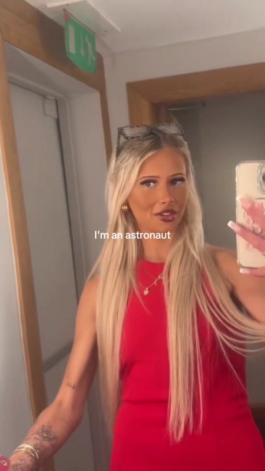 Post 1 by 𝒸𝒽𝑒𝓁𝓈𝑒𝒶 on TikTok (video)