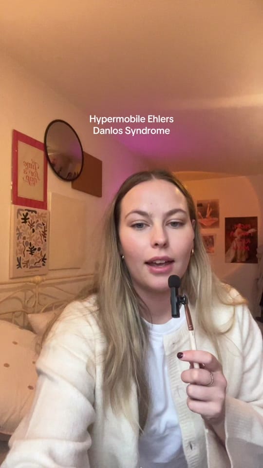 Post 10 by Izzy ⚡️🩹🌆 on TikTok (video)