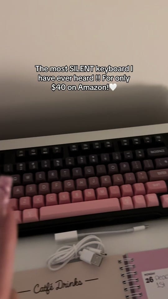 Post 8 by Amilia on TikTok (video)