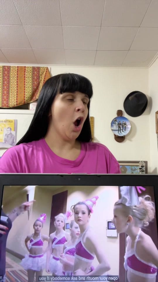 Post 3 by Laura Thoresen on TikTok (video)