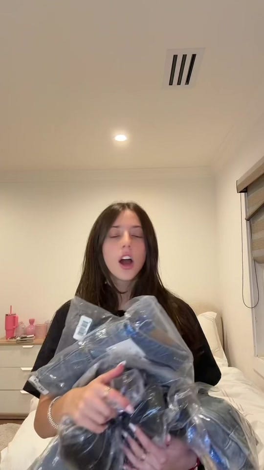 Post 8 by Chelsea❤︎︎ on TikTok (video)