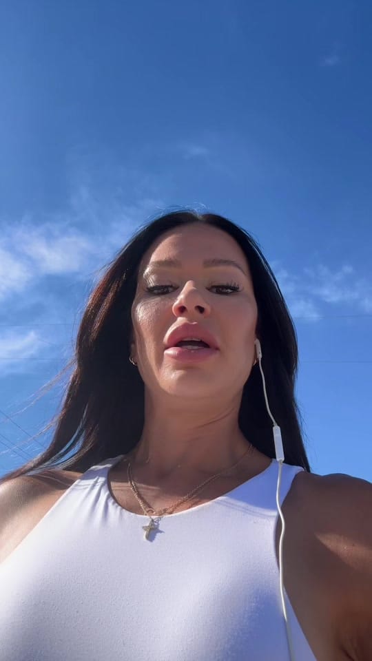 Post 10 by Adriana G on TikTok (video)