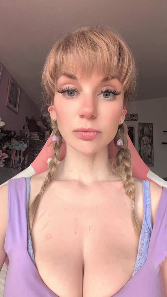 Post 4 by Aura on TikTok (video)