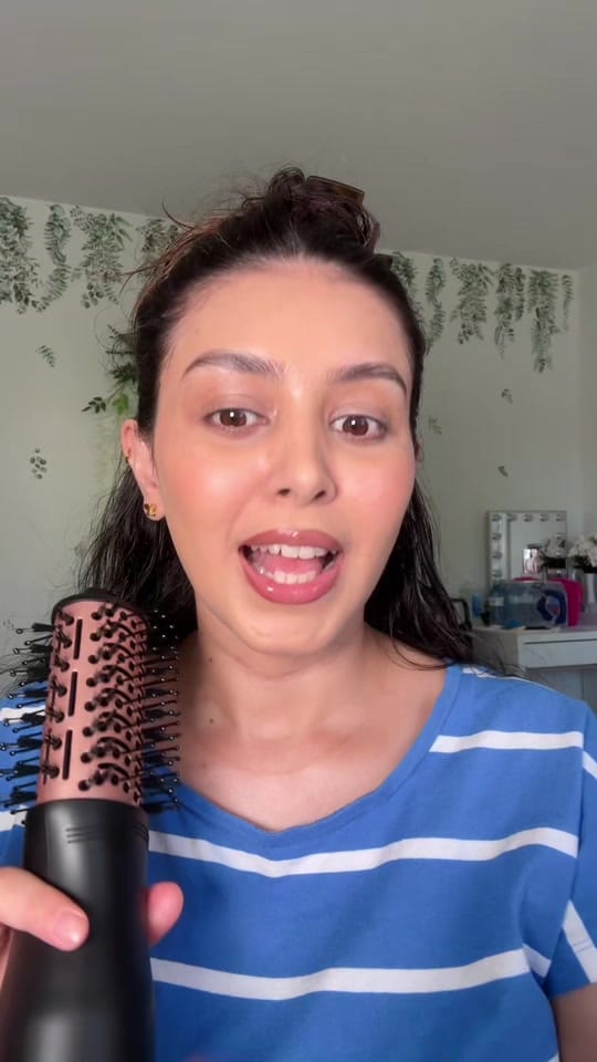Post 7 by Simran Grewal on TikTok (video)