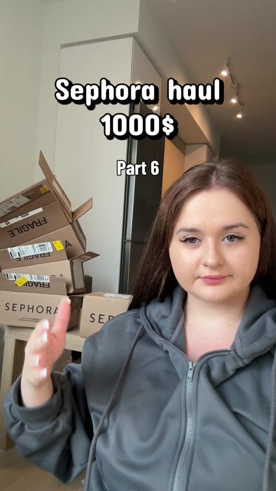 Post 7 by Lulu Waif on TikTok (video)