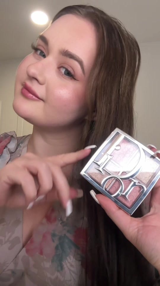 Post 9 by Lulu Waif on TikTok (video)