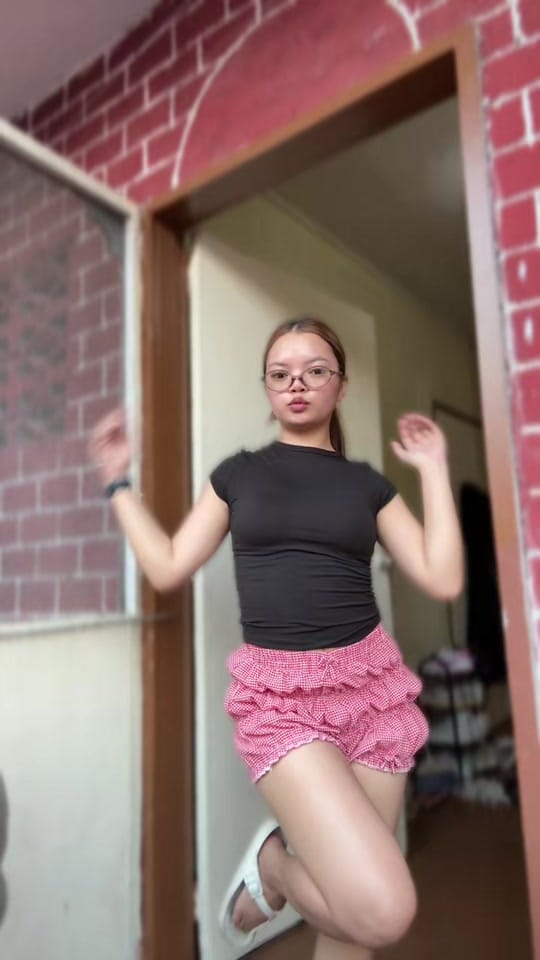 Post 4 by strawbae🍓 on TikTok (video)