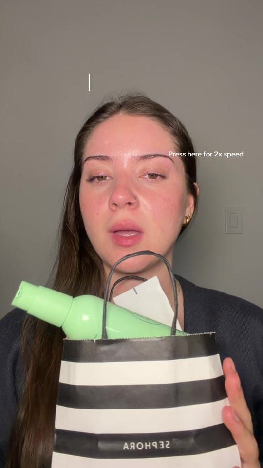Post 2 by Sophi on TikTok (video)