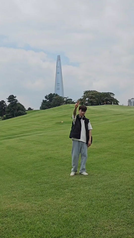Post 2 by KIM CHELSEA BLUE 💙🦁 on TikTok (video)
