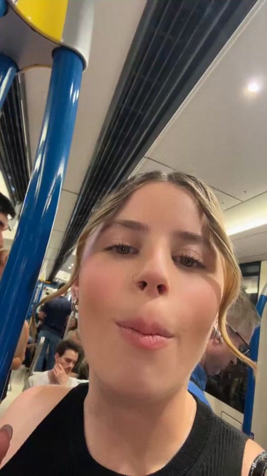 Post 8 by claudia on TikTok (video)