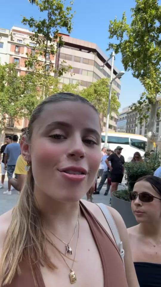 Post 2 by claudia on TikTok (video)
