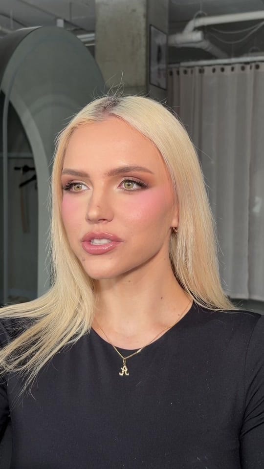 Post 4 by embracebeautymua on TikTok (video)