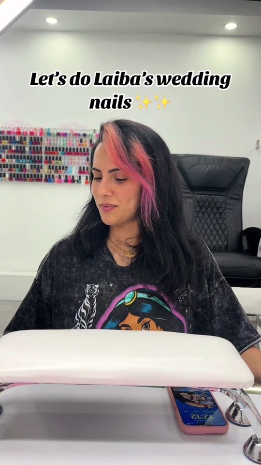 Post 8 by Nailsbysariya🇨🇦| Mississauga on TikTok (video)