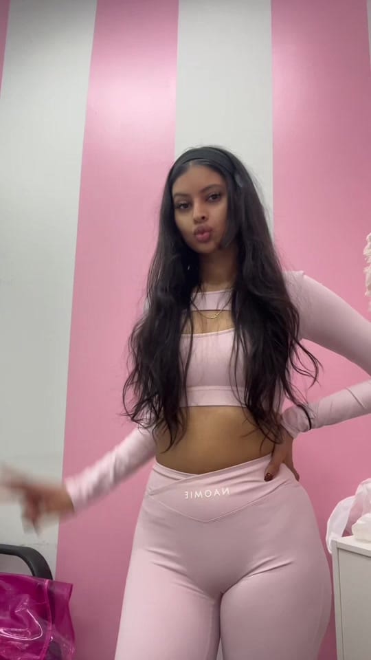 Post 5 by Nailsbysariya🇨🇦| Mississauga on TikTok (video)
