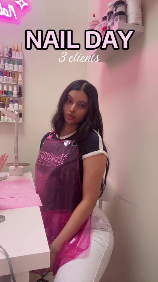 Post 6 by Nailsbysariya🇨🇦| Mississauga on TikTok (video)