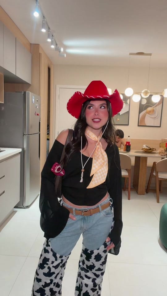 Post 2 by Juh Delavalle on TikTok (video)