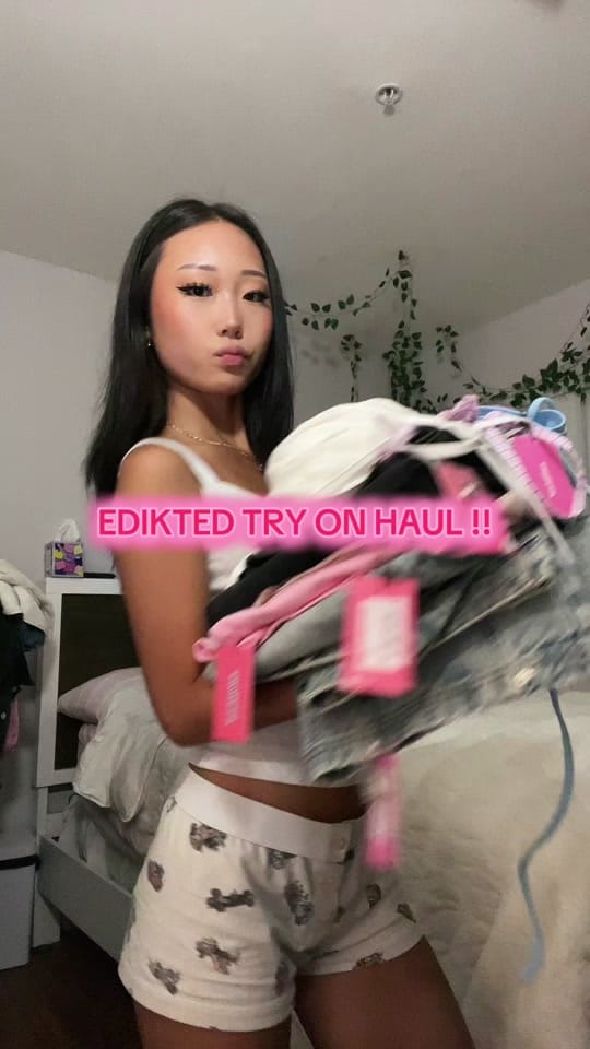 Post 8 by chels on TikTok (video)