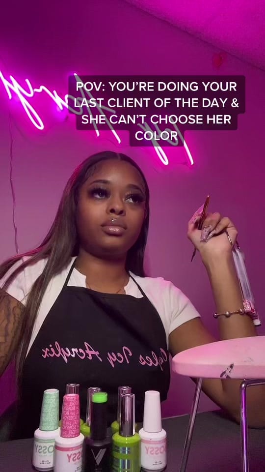 Post 10 by Montreal Nail Tech on TikTok (video)