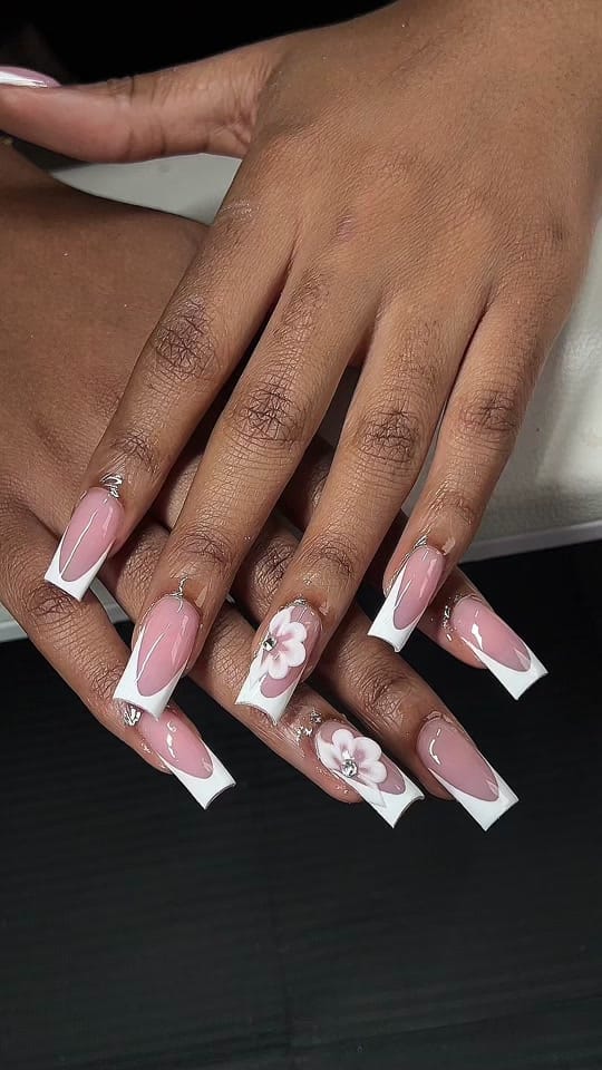 Post 5 by Montreal Nail Tech on TikTok (video)