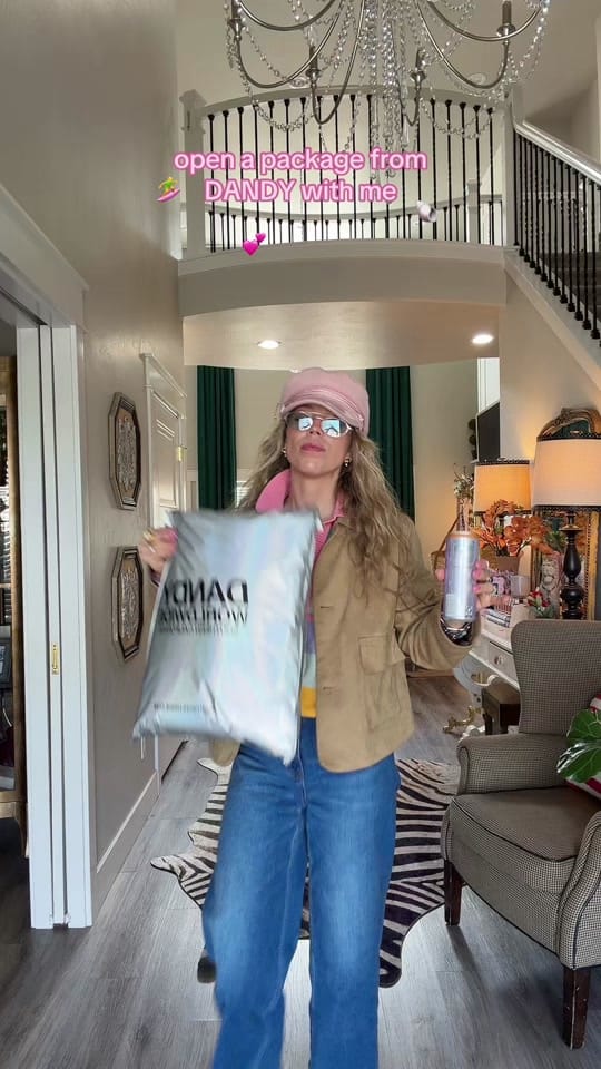 Post 2 by Chelsea Hamilton on TikTok (video)