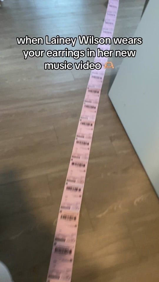 Post 10 by Alexis Kolapanas on TikTok (video)