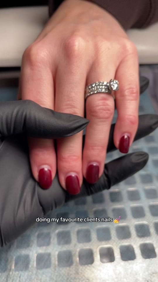 Post 5 by Amanda | Mobile Nails 🇨🇦 on TikTok (video)