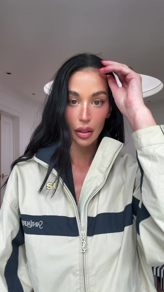 Post 3 by Alexandra Benti on TikTok (video)