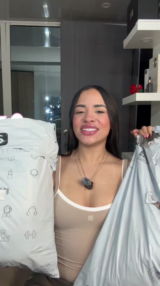 Post 2 by Valen A on TikTok (video)