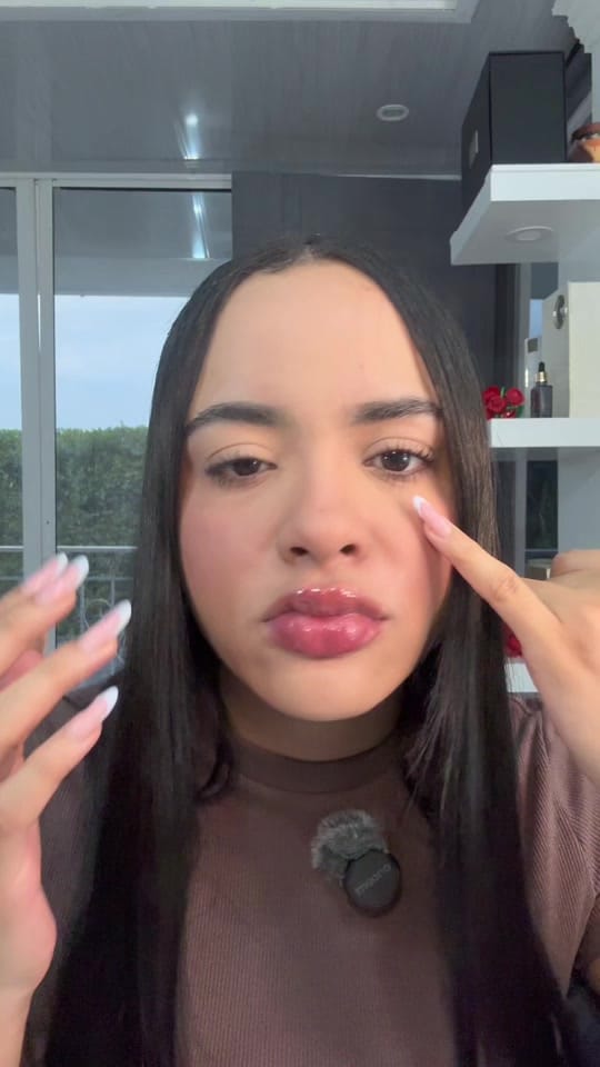 Post 5 by Valen A on TikTok (video)