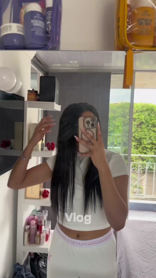 Post 6 by Valen A on TikTok (video)