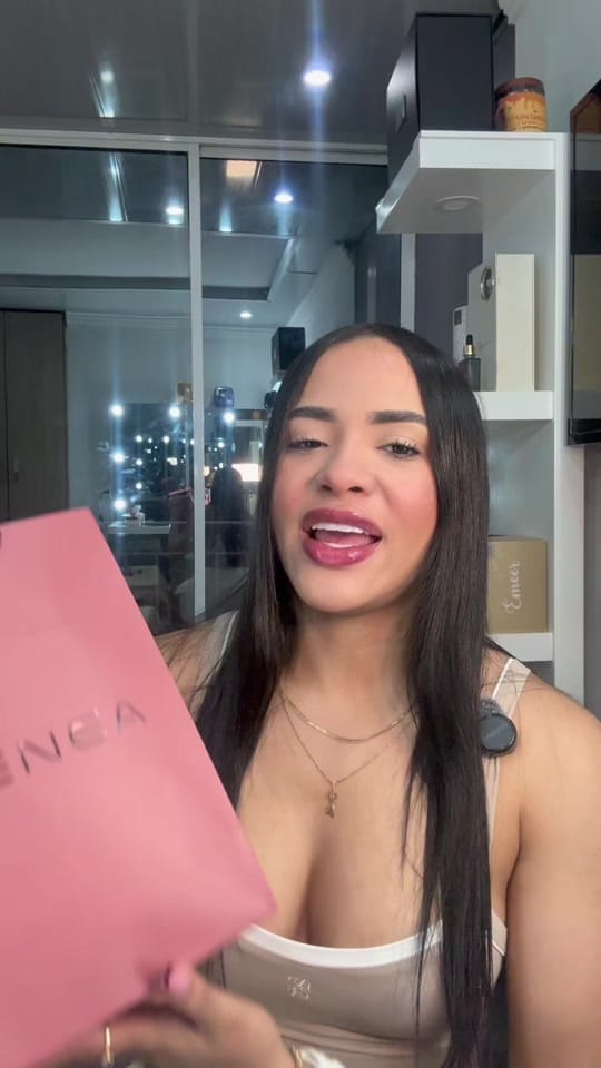 Post 4 by Valen A on TikTok (video)
