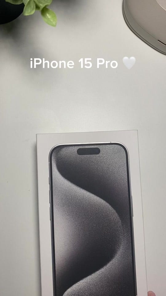 Post 10 by Lili Noru on TikTok (video)