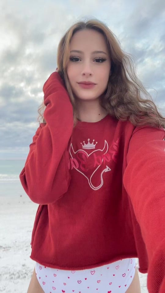 Post 7 by aves🖤 on TikTok (video)