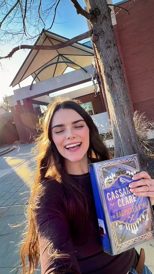 Post 9 by Alexzandra📚💖🐉 on TikTok (video)