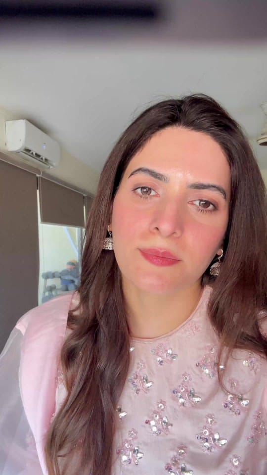 Post 2 by Rushnakhann on TikTok (video)