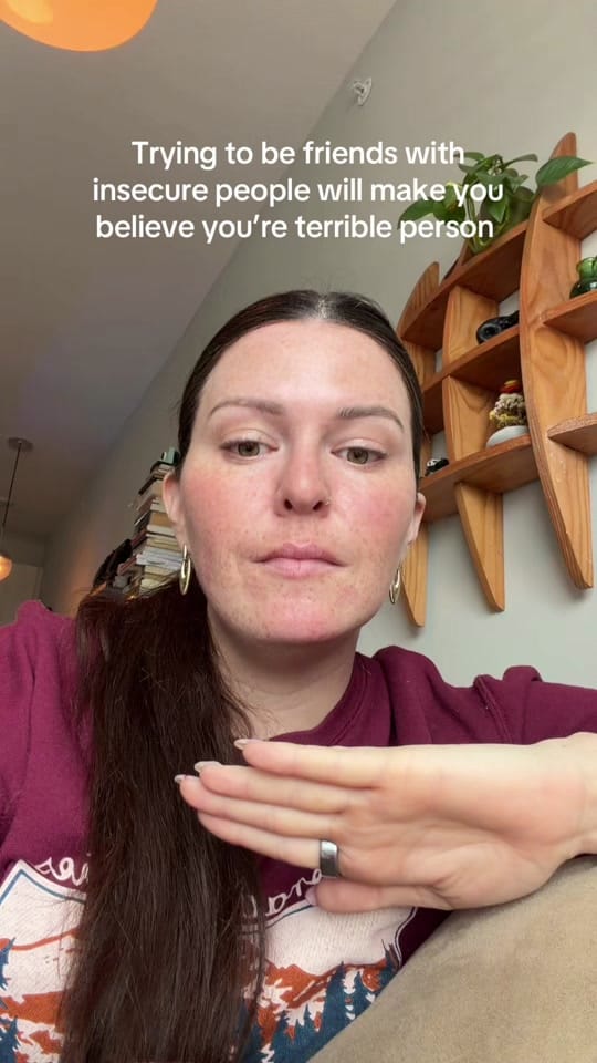 Post 10 by Larissa on TikTok (video)