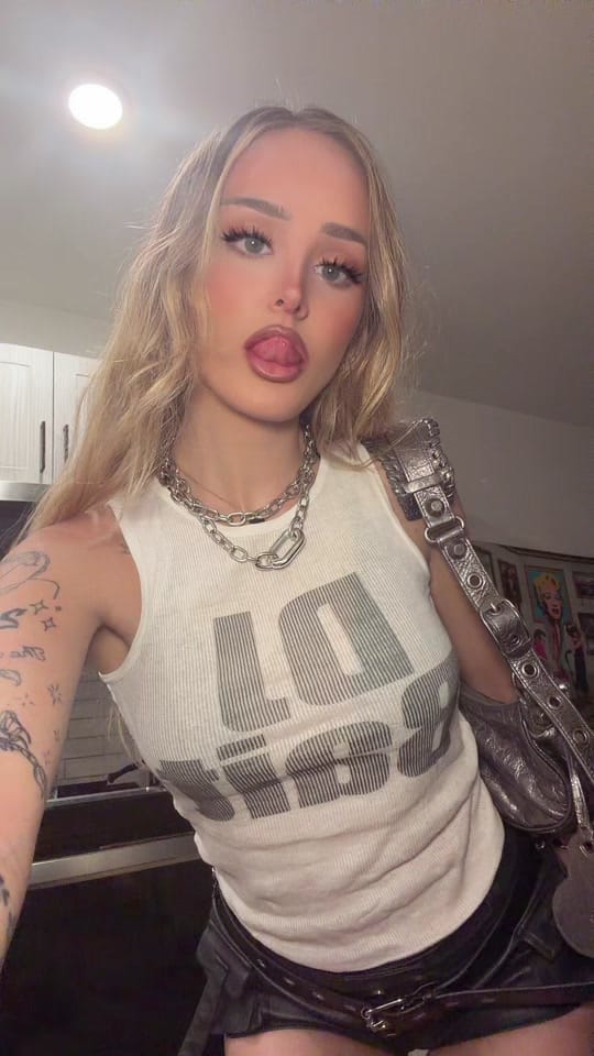 Post 3 by sammie 🪩🪭🤍 on TikTok (video)