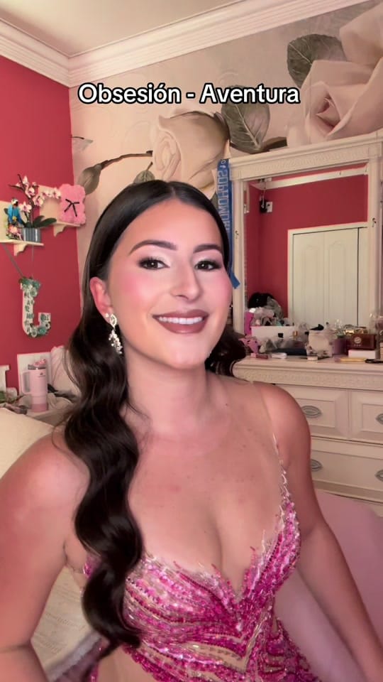 Post 1 by Jasmin 🎤 on TikTok (video)