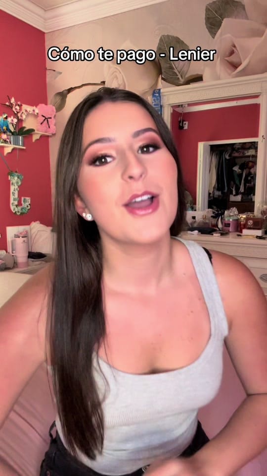Post 2 by Jasmin 🎤 on TikTok (video)