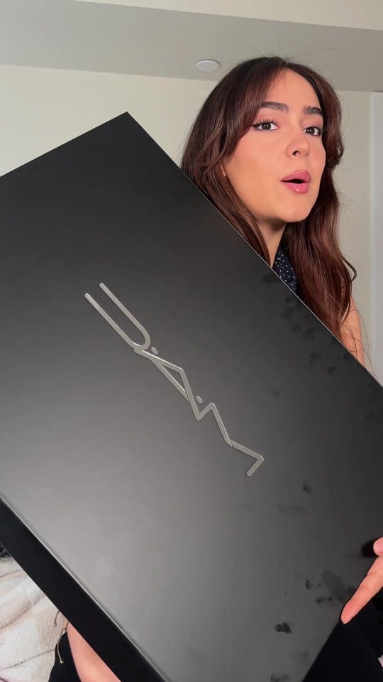 Post 5 by Laura ♡ on TikTok (video)