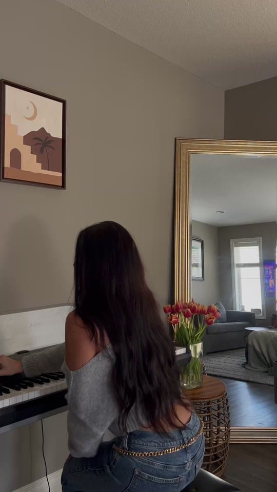 Post 2 by Chelsea on TikTok (video)