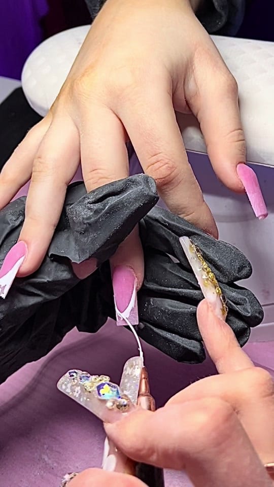 Post 6 by Leila's Nails on TikTok (video)