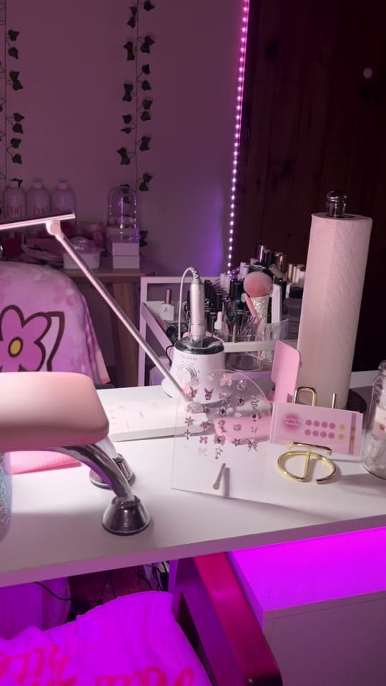 Post 3 by Leila's Nails on TikTok (video)